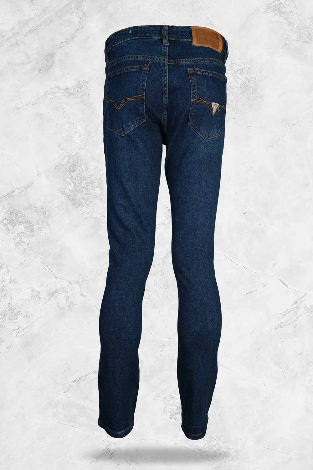 2 GUESS FINNELY TAPERED JEANS - Image 3