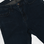 GUESS DARK WASH JEANS